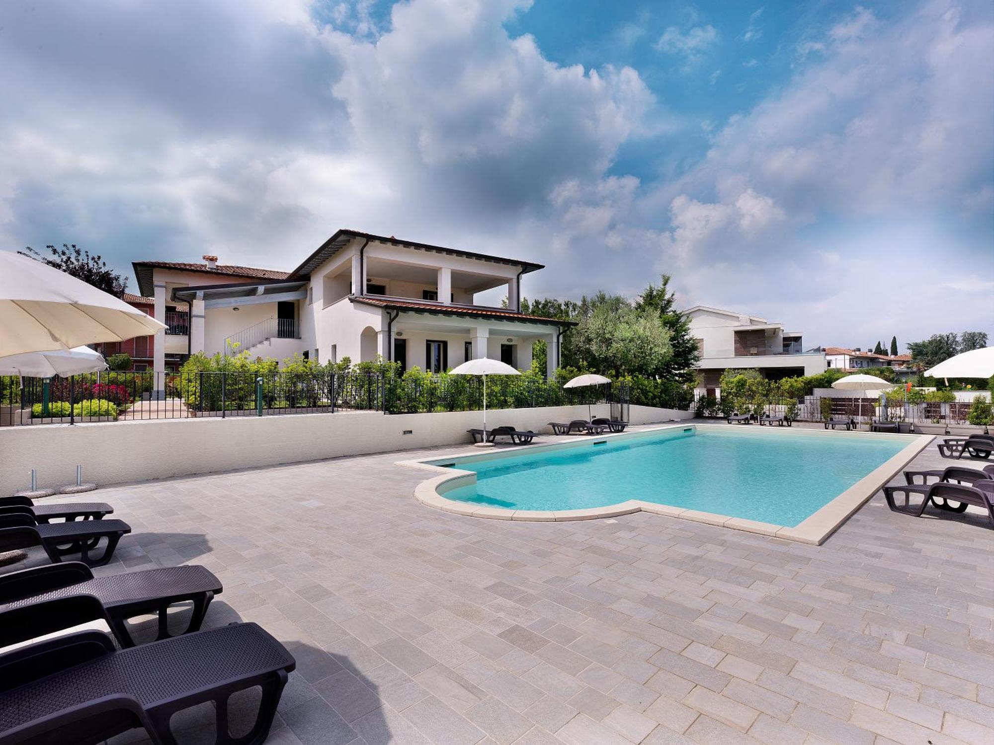 Residence Fiore Rosso Sirmione Zewnętrze zdjęcie